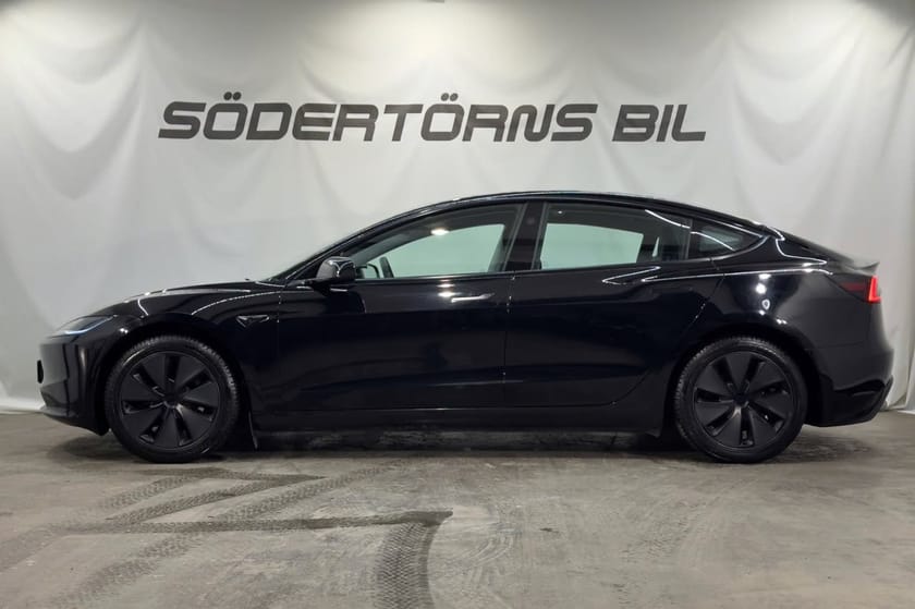 Bild 3 av Tesla Model 3 Standard Range HIGHLAND AUTOPILOT DRAG