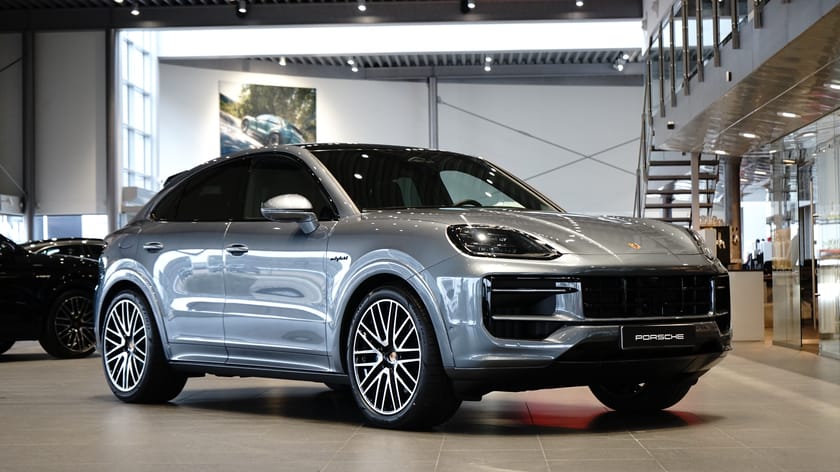Bild 1 av Porsche Cayenne E-Hybrid Coupé Black Edition