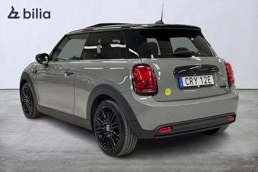 Bild 2 av MINI Cooper SE ELECTRIC / MAXIMISE / H/K / PANORAMA / VÄRMARE / LÄDER