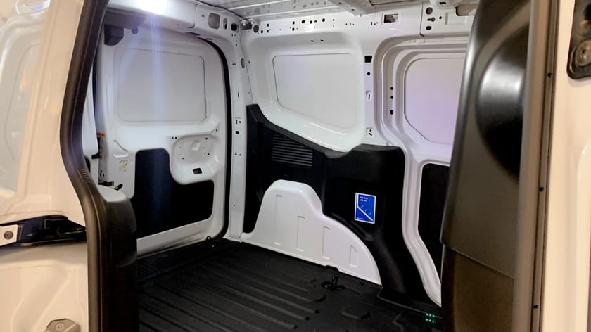 Bild 5 av Ford E-Transit Courier Electric Skåp Limited 136hk Automat Demobil