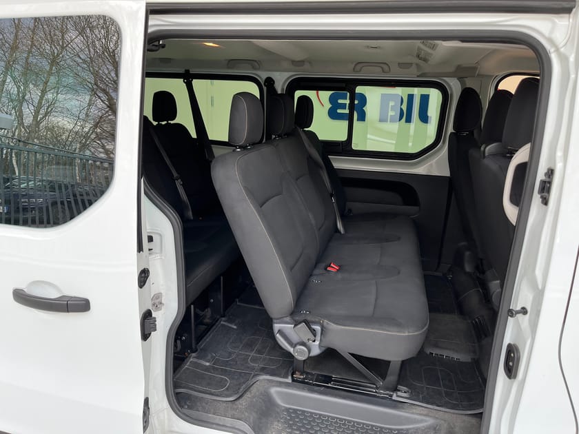 Bild 5 av Renault Trafic Kombi 9-sits Nybesiktgad & Nyservad