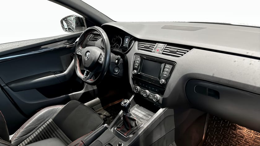 Bild 4 av Škoda Octavia RS TSI 220hk Vinterhjul