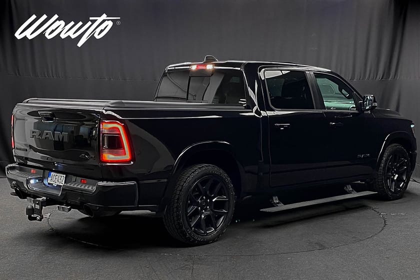 Bild 4 av RAM 1500 Crew Cab Dodge 5.7 395HK Laramie Night Edition /Värmare/Moms