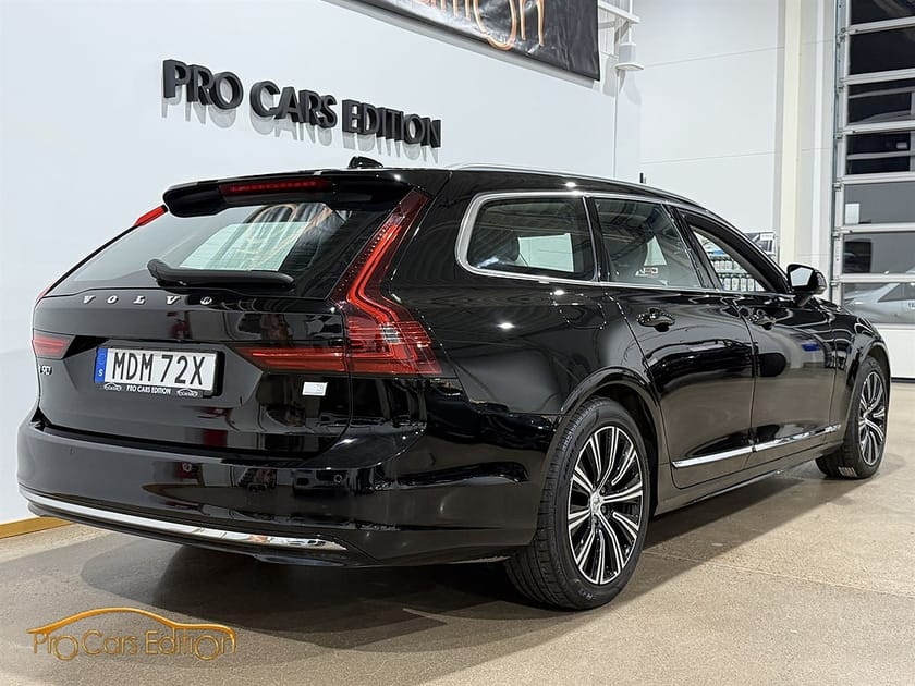 Bild 4 av Volvo V90 Recharge T6 AWD | 340hk Momentum | Drag | Se Utr.