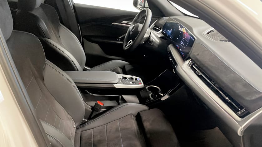 Bild 3 av BMW iX2 xDrive30 30  M Sport Driving Assistant Plus Rattvärme