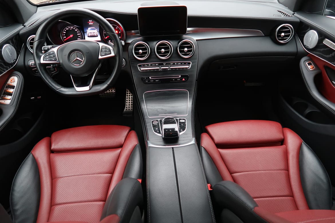 Mercedes-Benz GLC 2019 - miniatyr 9