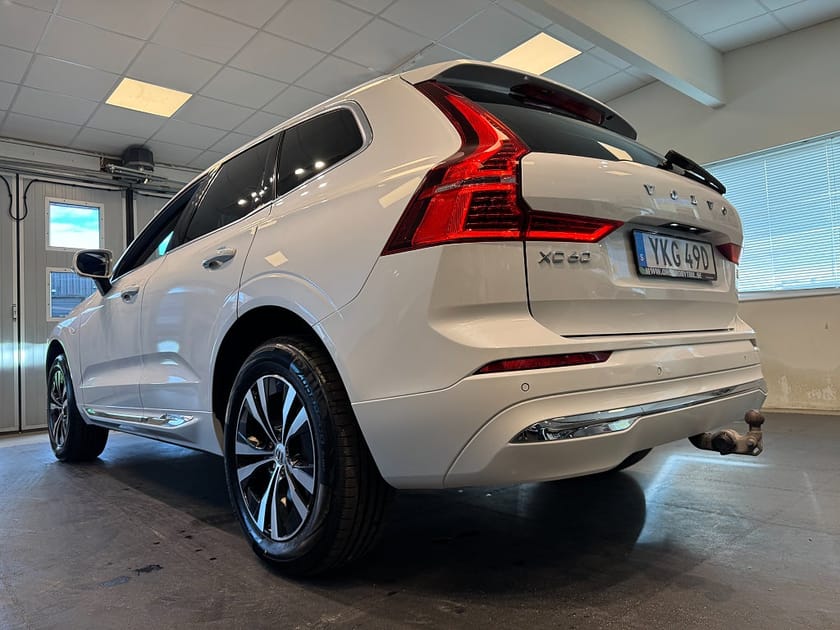 Bild 3 av Volvo XC60 Recharge T6 AWD Pano Drag Gps Core Bright 18,8kWh