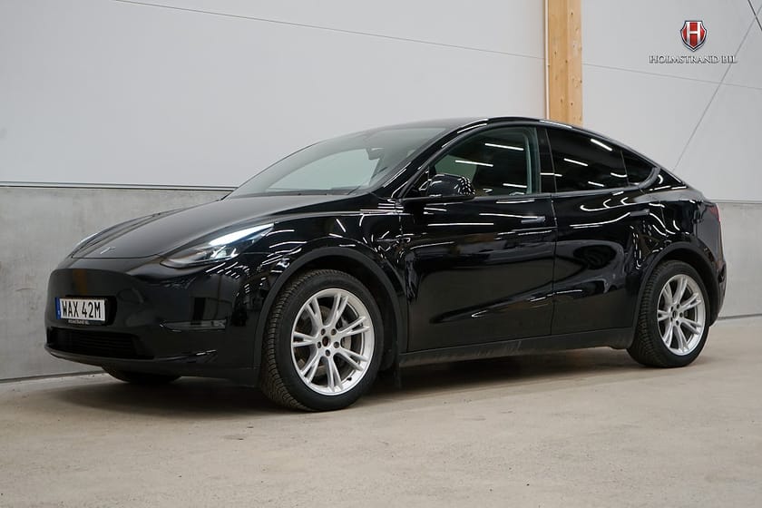 Bild 3 av Tesla Model Y Long Range AWD 514hk Drag Värmepump Rattvärme MOMS