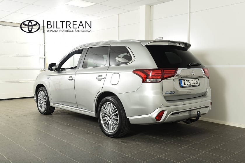Bild 3 av Mitsubishi Outlander PHEV 4WD Plug-in Business X Dragkrok Skinn