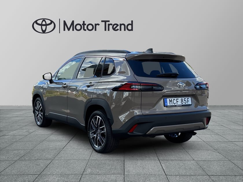 Bild 2 av Toyota Corolla Cross Hybrid AWD-i 2,0 EXECUTIVE  PANORAMA SKINN V-HJUL