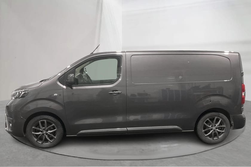 Bild 2 av Toyota Proace 2.0D (177hk) Medium Head-up Drag