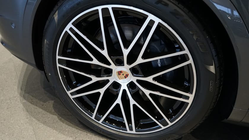 Bild 3 av Porsche Cayenne Coupé E-Hybrid Black Edition