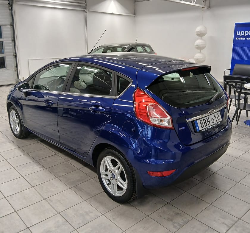 Bild 3 av Ford Fiesta Titanium 1.0 80hk Kamremsbytt Låg skatt S&V-hjul