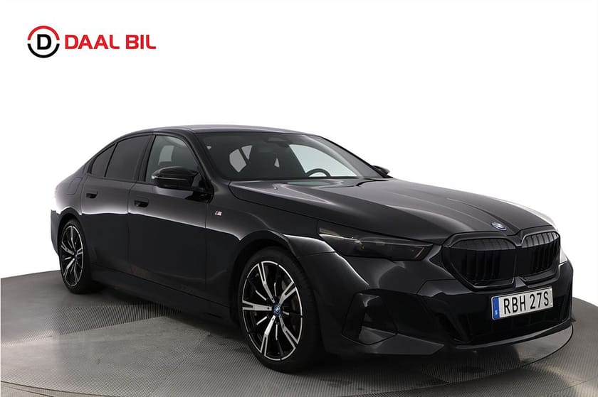 Bild 3 av BMW 530e xDrive 22,1 kWh 299HK M-SPORT DRAG B-KAM NFC NAVI