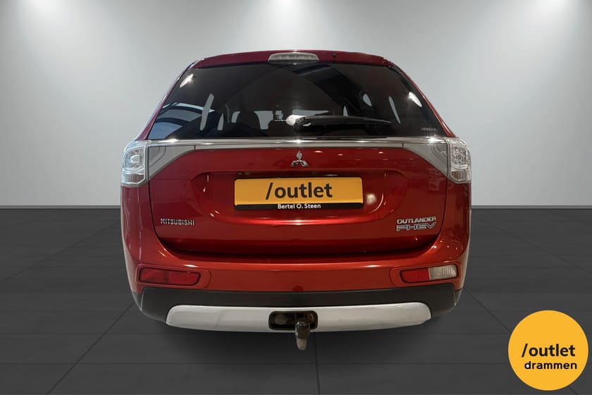 Bilde 4 av Mitsubishi Outlander PHEV INSTYLE+ /PHEV / Skinn / Rockford / Hengerfeste /