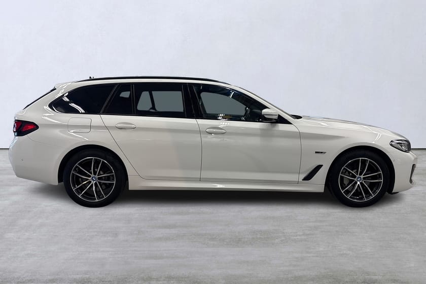 Bild 3 av BMW 530e xDrive Touring M-Sport 292hk