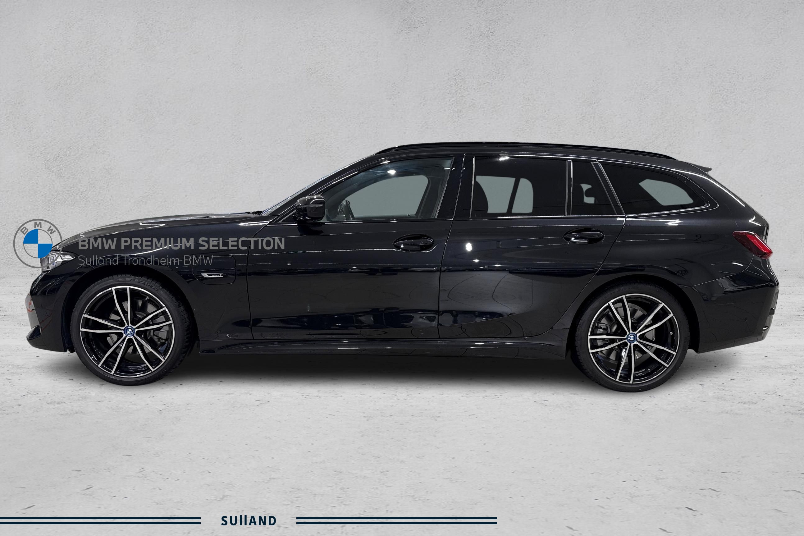 Thumnail bilde 1 av BMW 330e xDrive Touring