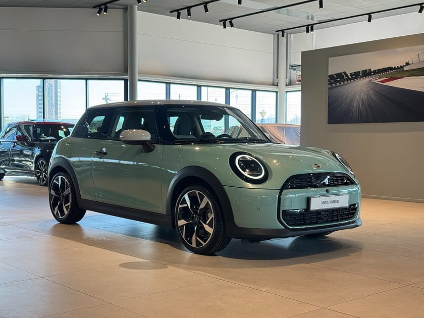 Bild 3 av MINI Cooper S 3-dörrars Classic Trim H/K Pano D/A 0,95% Ränta