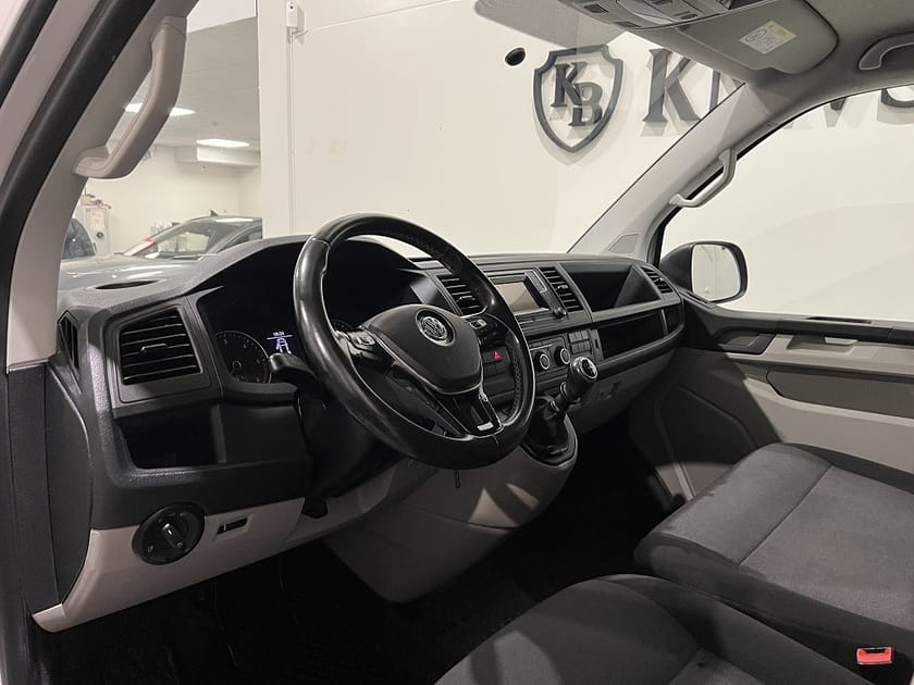 Bild 5 av Volkswagen Transporter T30 2.0 TDI Moms Värmare Drag 102hk