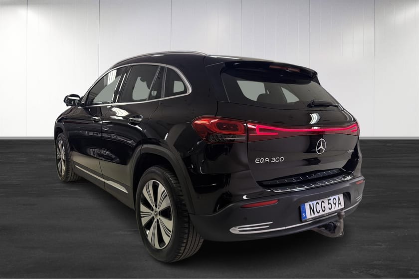Bild 4 av Mercedes-Benz EQA 300 4MATIC Drag / KeyLess / FörarPaket