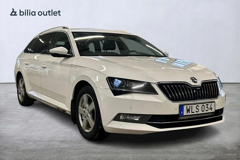 Bild 3 av Škoda Superb Kombi Skoda 2.0 TDI Style 150hk Navi Carplay Drag Canton