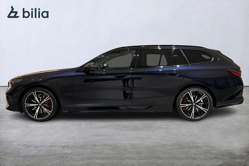 Bild 3 av BMW 530e xDrive Touring M-sport Pro | Business | Innovation | Drag | 20"
