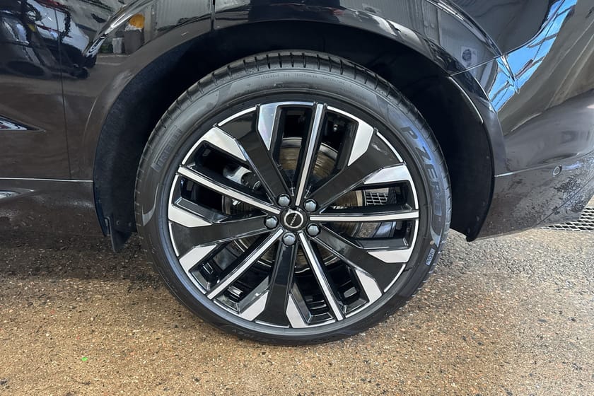 Bild 2 av Volvo XC60 T6 Plus Dark Nordic Edition