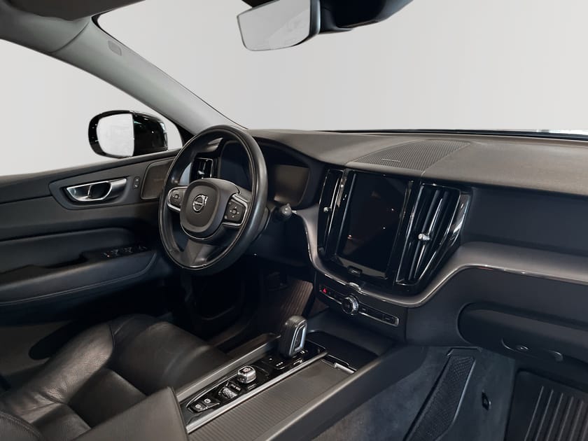 Bild 5 av Volvo XC60 B5 AWD Bensin Momentum Advanced Edt