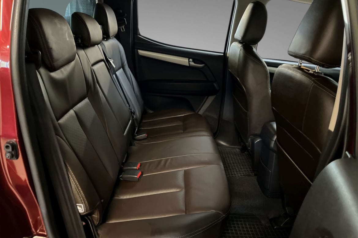 Isuzu D-Max Single Cab 2.5 4WD Automatic, 163hp, 2013