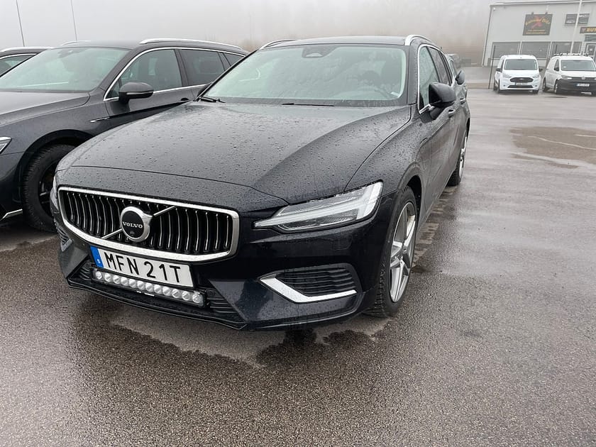 Bild 1 av Volvo V60 T6 Recharge Core Bright plug in AWD 350HK 4x4