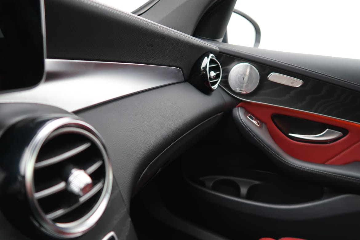 Mercedes-Benz GLC 2019 - miniatyr 24