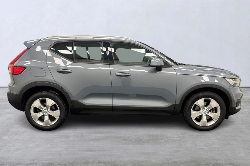 Bild 3 av Volvo XC40 B4 FWD Bensin Momentum Advanced Edt