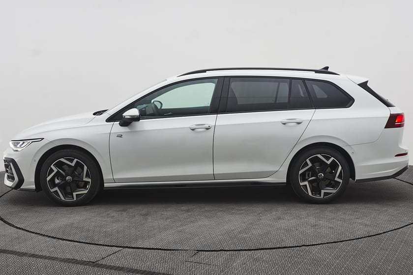 Bild 1 av Volkswagen Golf Sportscombi R-LINE 2,0 TSI 204 HK DSG7 4MO