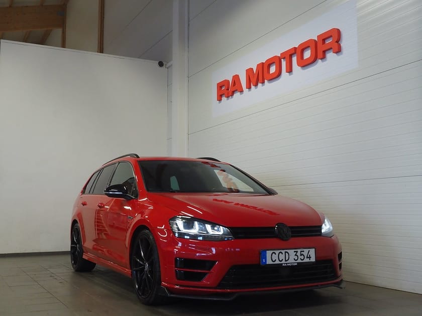 Bild 1 av Volkswagen Golf Sportscombi R SC 2.0 TSI 300hk DSG 4M | Pano | Skinn | Dynaudio |