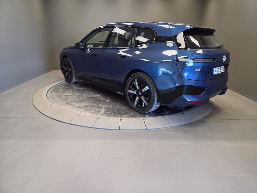 Bild 5 av BMW iX xDrive50 Comfort, Sport line