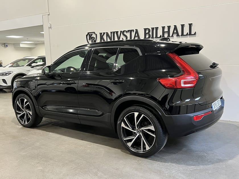 Bild 2 av Volvo XC40 Recharge T4 R-Design H/K SE SPEC 211hk