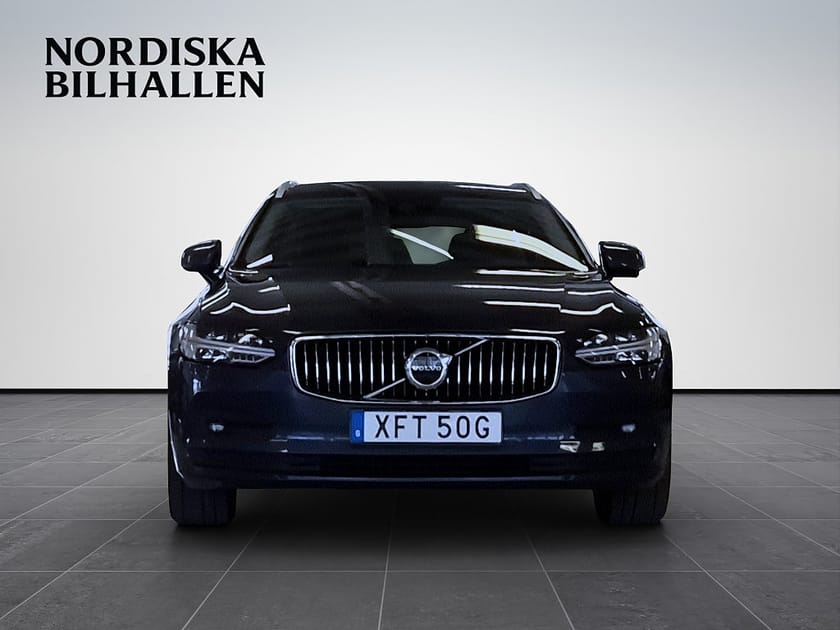 Bild 2 av Volvo V90 B4 Geartronic Momentum Nyservad Drag Värmare 360-kamera
