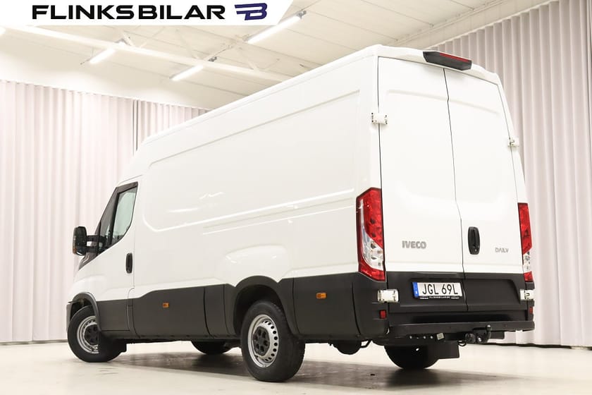 Bild 3 av Iveco Daily 35-140 Van 136HK L3H2 Automat|Webasto|Drag|3.5Ton-Dragvikt