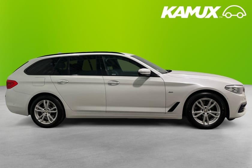 Bild 2 av BMW 520d xDrive Touring Sport line Backkamera Navi Drag 190hk