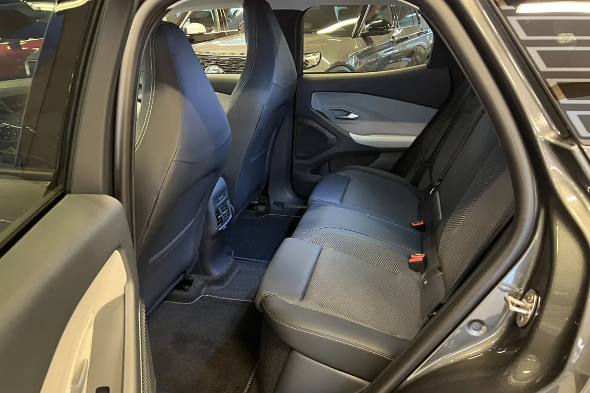 Ford Explorer EV Extended Range RWD