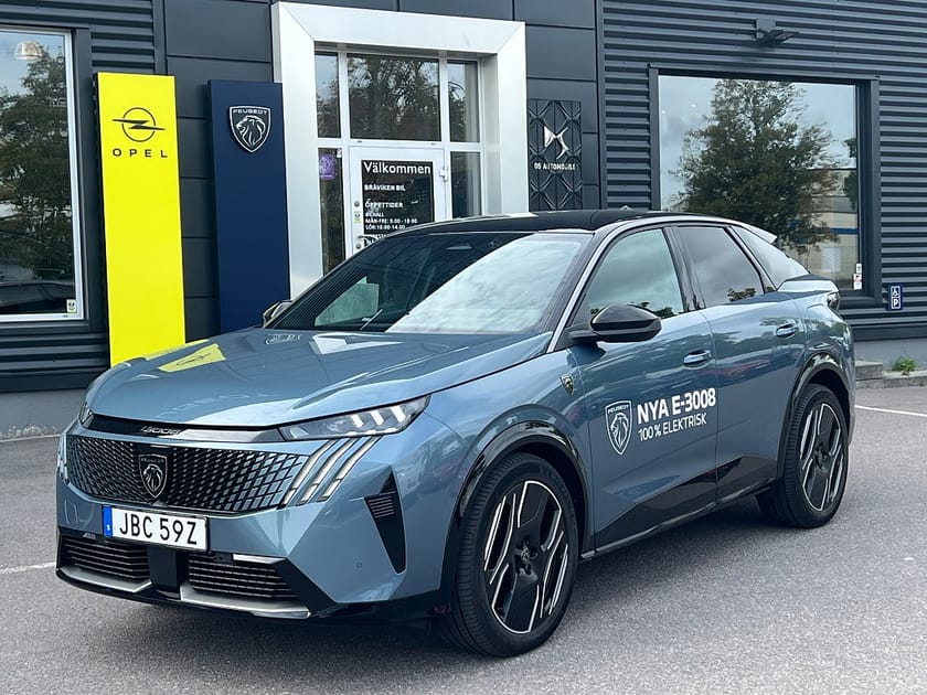 Bild 1 av Peugeot E-3008 GT Dragkrok Vinterhjul Demobil