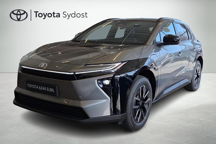 Bild 1 av Toyota bZ4X Active Tech, 360-kamera, Elstol förare, El backlucka, P-sensorer fram och bak, Dödavinkel varnare, Halvskin