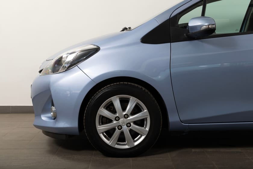 Bild 4 av Toyota Yaris Hybrid e-CVT 101hk Backkamera/Navi/Keyless