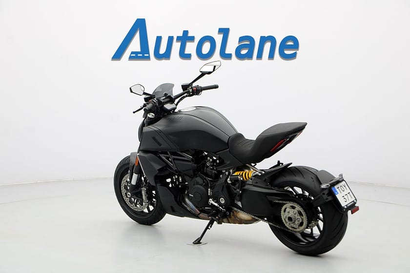 Bild 3 av Ducati Diavel 1260 *Nyservad, Nya däck, Quickshifter