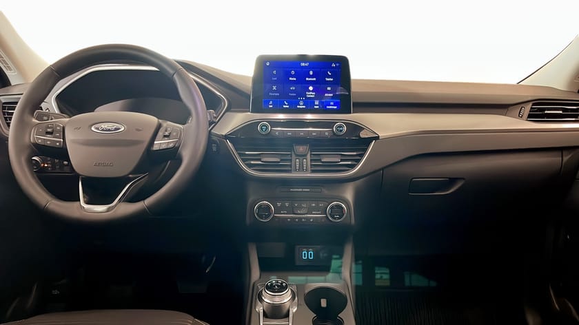 Bild 4 av Ford Kuga Plug-In Hybrid Titanium 2.5 PHEV 225HK Vinterpaket