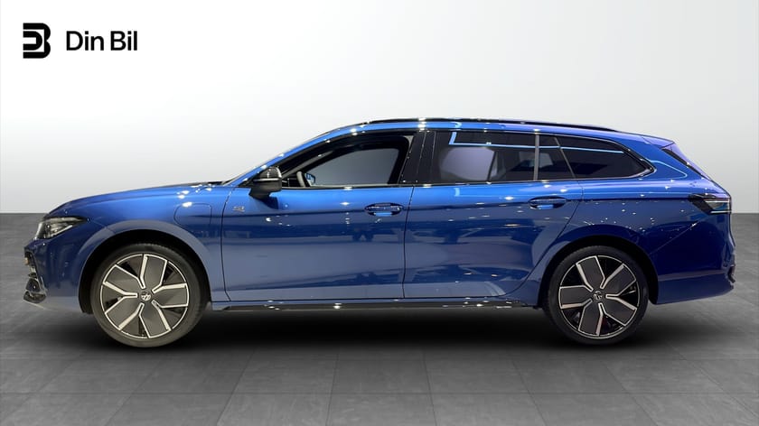 Bild 2 av Volkswagen Passat Variant eHybrid Laddhybrid R-Line Drag P-Värm H/K Pano