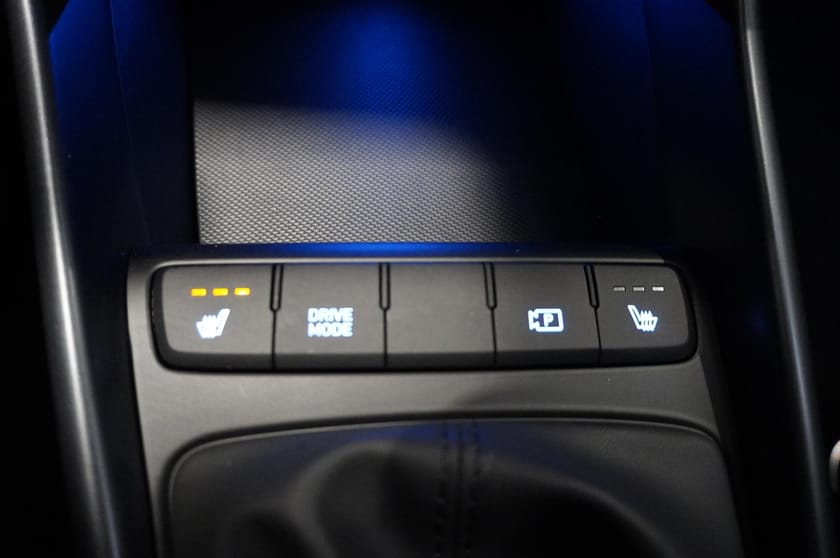 Bild 4 av Hyundai Bayon 1.0 T-GDi Manuell Essential Backkamera Navigation CarPlay