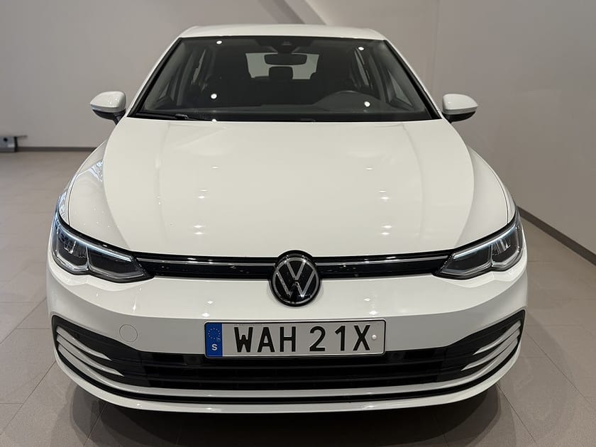 Bild 3 av Volkswagen Golf 1.0 eTSI 110HK DSG Backkamera Keyless