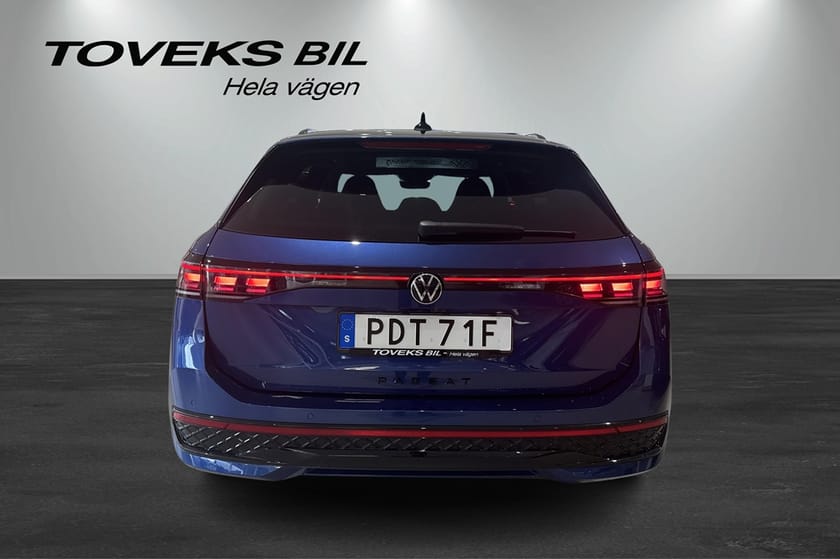 Bild 4 av Volkswagen Passat Sportscombi 2,0 TDI/193Hk R-Line Fullutrustad Signature 4M