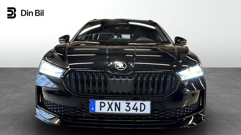 Bild 4 av Škoda Superb iV Kombi Sportline 204 hk DSG / Pano / Drag / 360